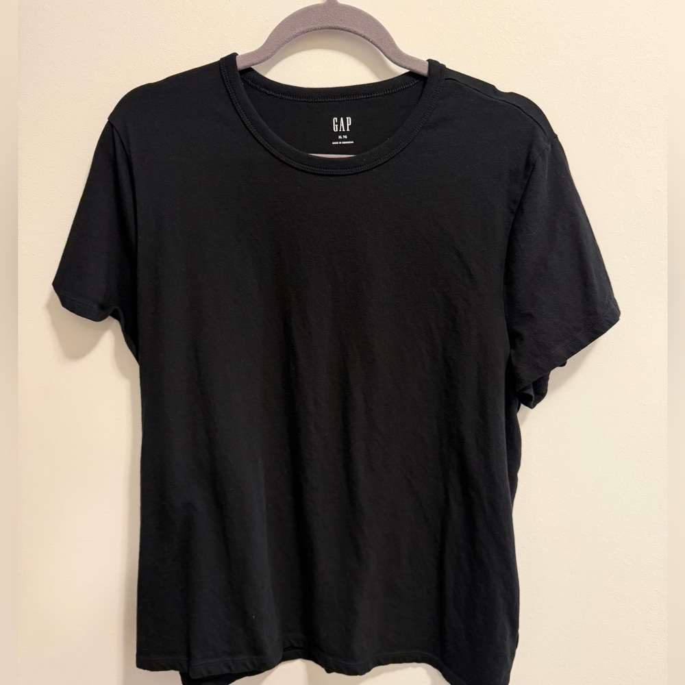 GAP Black Short Sleeve Tee